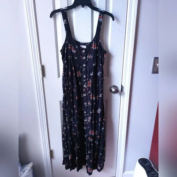 SO - Black Floral Button-Down Wide Strap Jumper Maxi Dress - Picture 1 of 9